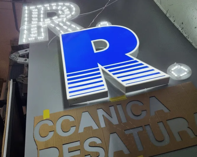 Lettere 3D e insegne luminose GABI srl