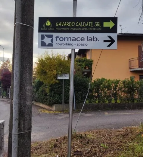 Segnaletica aziendale e cartelli su misura a Brescia