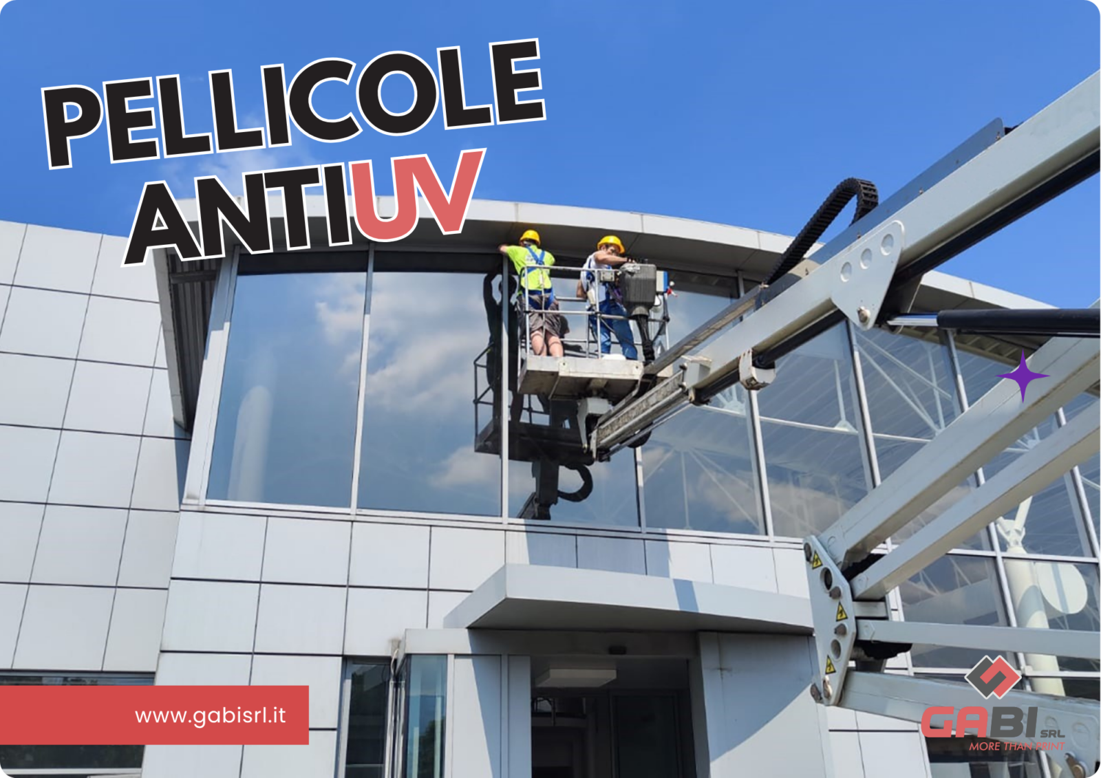 Pellicole anti-UV installate su facciata vetrata di edificio commerciale per ridurre calore e raggi UV